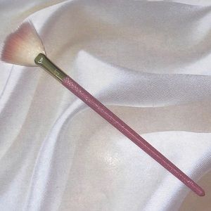 ✨RT Brush Crush Fan Brush
